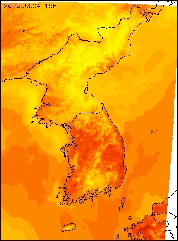 2025-08-04 15 : 00