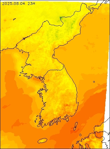 2025-08-04 23 : 00