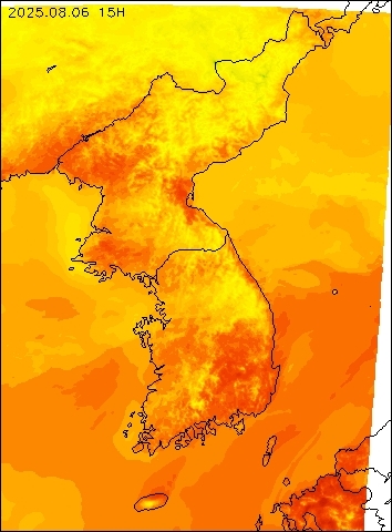 2025-08-06 15 : 00