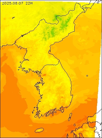 2025-08-07 22 : 00