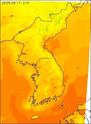 2025-08-17 21 : 00