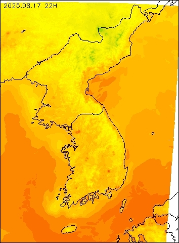 2025-08-17 22 : 00