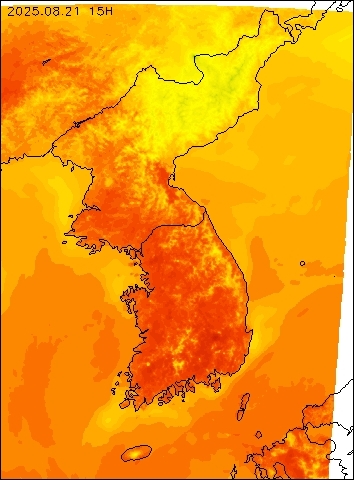 2025-08-21 15 : 00