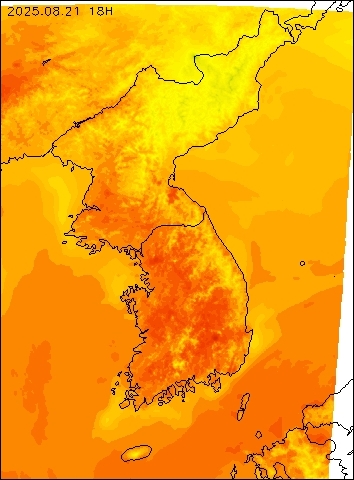 2025-08-21 18 : 00