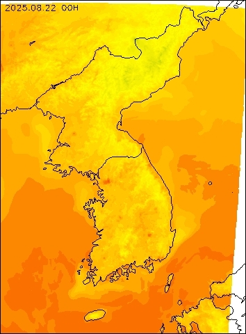 2025-08-22 00 : 00