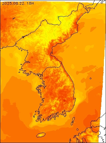 2025-08-22 18 : 00