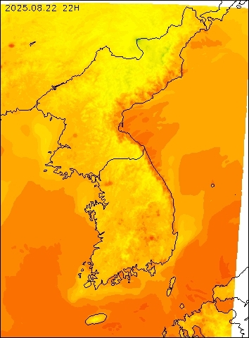 2025-08-22 22 : 00