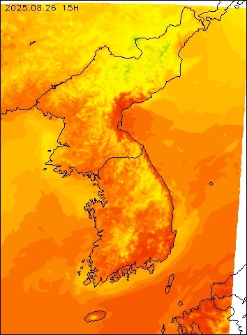 2025-08-26 15 : 00