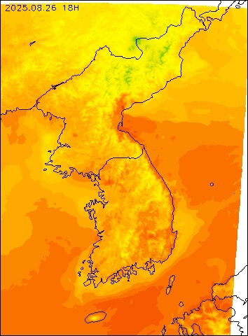 2025-08-26 18 : 00