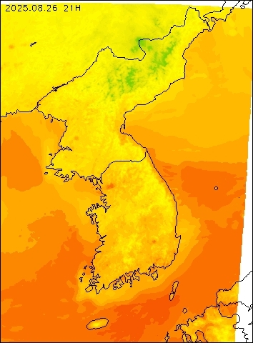 2025-08-26 21 : 00