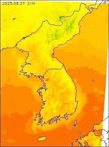 2025-08-27 21 : 00