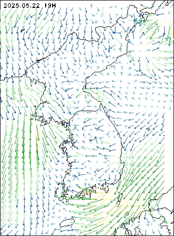 2025-05-22 19 : 00