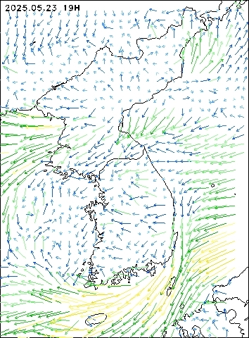2025-05-23 19 : 00