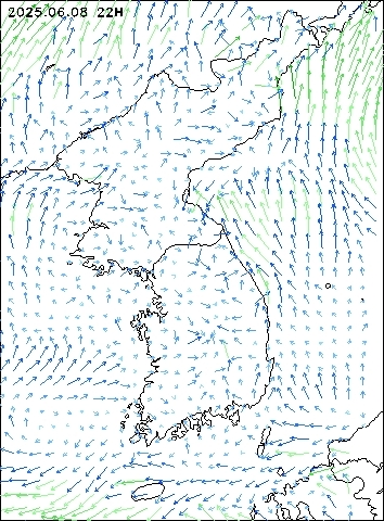 2025-06-08 22 : 00