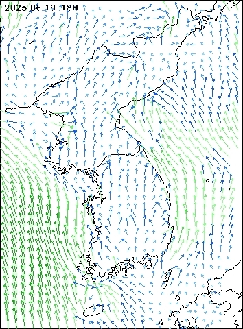 2025-06-19 18 : 00