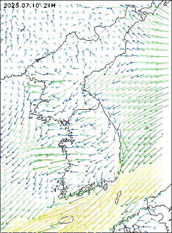 2025-07-10 21 : 00