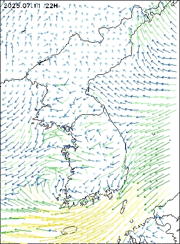 2025-07-11 22 : 00