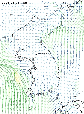 2025-08-03 18 : 00