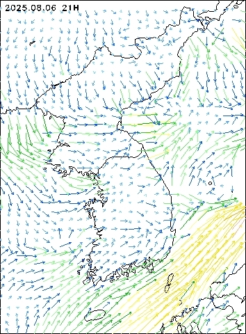 2025-08-06 21 : 00