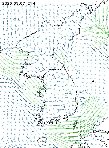 2025-08-07 21 : 00