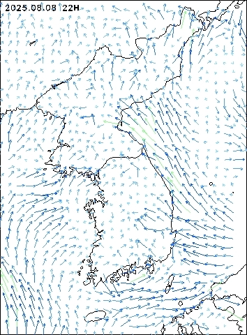 2025-08-08 22 : 00