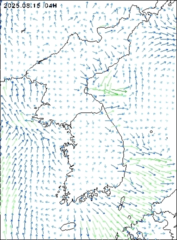 2025-08-15 04 : 00
