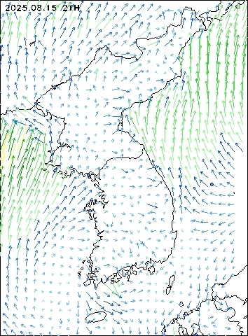 2025-08-15 21 : 00