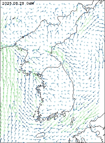 2025-08-28 04 : 00