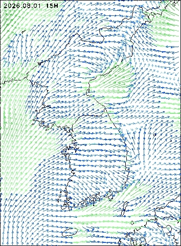 2026-08-01 15 : 00