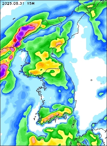 2025-08-31 15 : 00