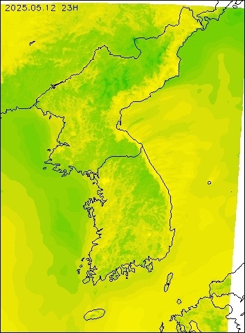 2025-05-12 23 : 00