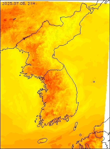 2025-07-08 21 : 00